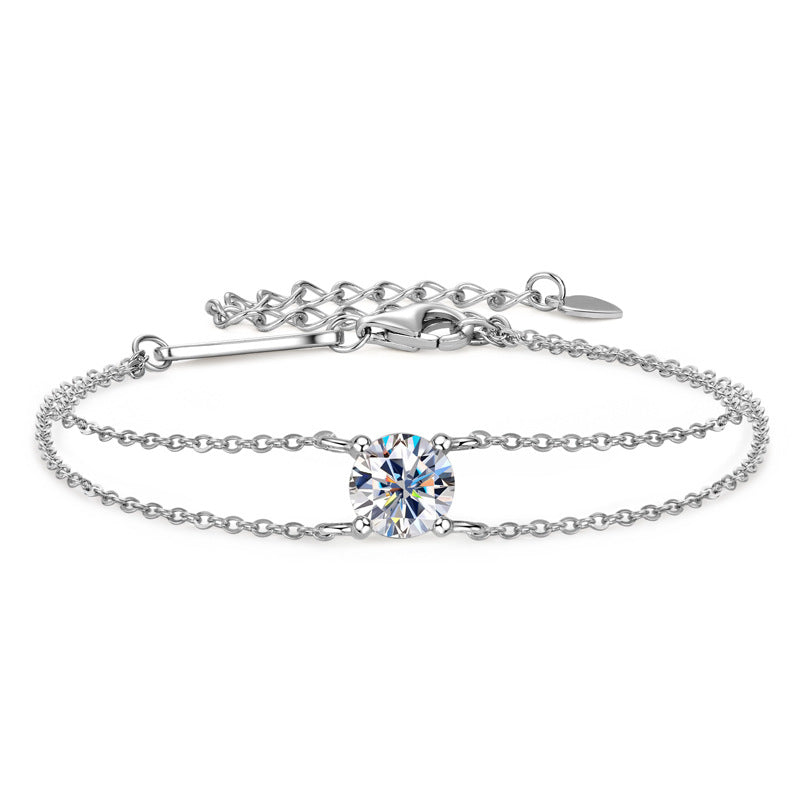 new four-claw moissanite bracelet is crafted from S925 sterling silver. Light luxury, versatile and stylish, it adds an elegant glow to any daily outfit.