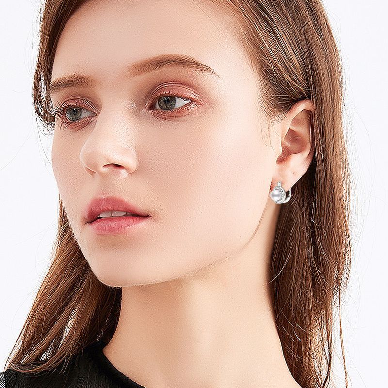Niche High-End Luxury Vintage Freshwater Pearl & Round Moissanite Stud Earrings for Women, S925 Sterling Silver, Elegant Socialite Style, Timeless Light Luxury Jewelry for Daily & Formal Wear