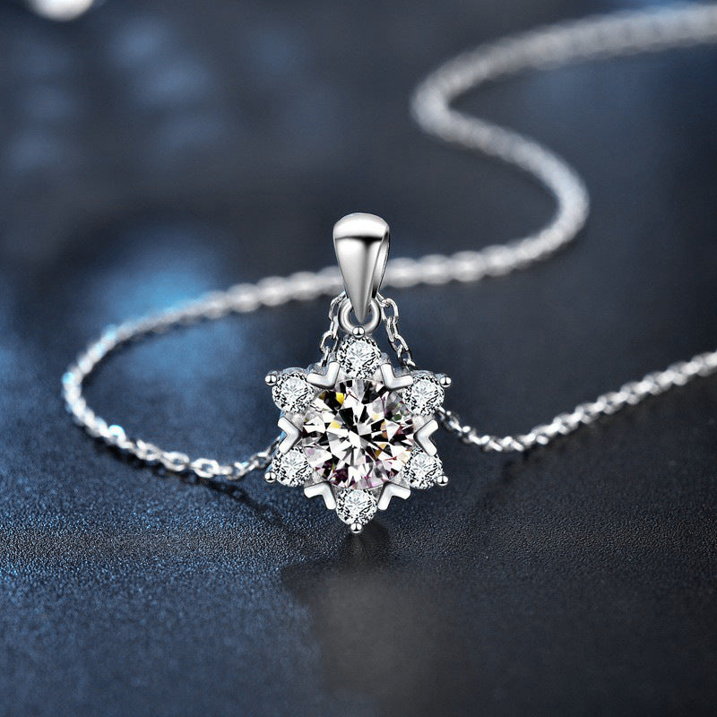 S925 Sterling Silver Moissanite Snowflake Necklace for Women, Light Luxury Niche High-End Clavicle Chain, Elegant Sparkling Fine Jewelry for Daily Wear & Gifting